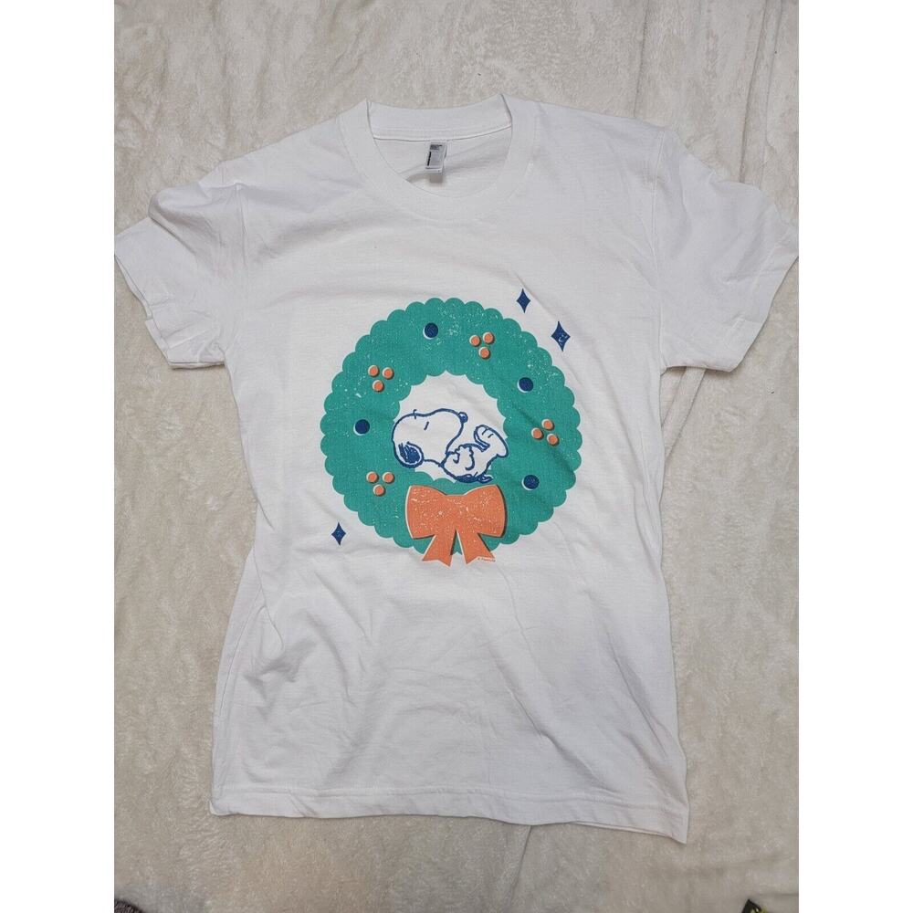 American Apparel Large Women Snoopy Christmas Wreath